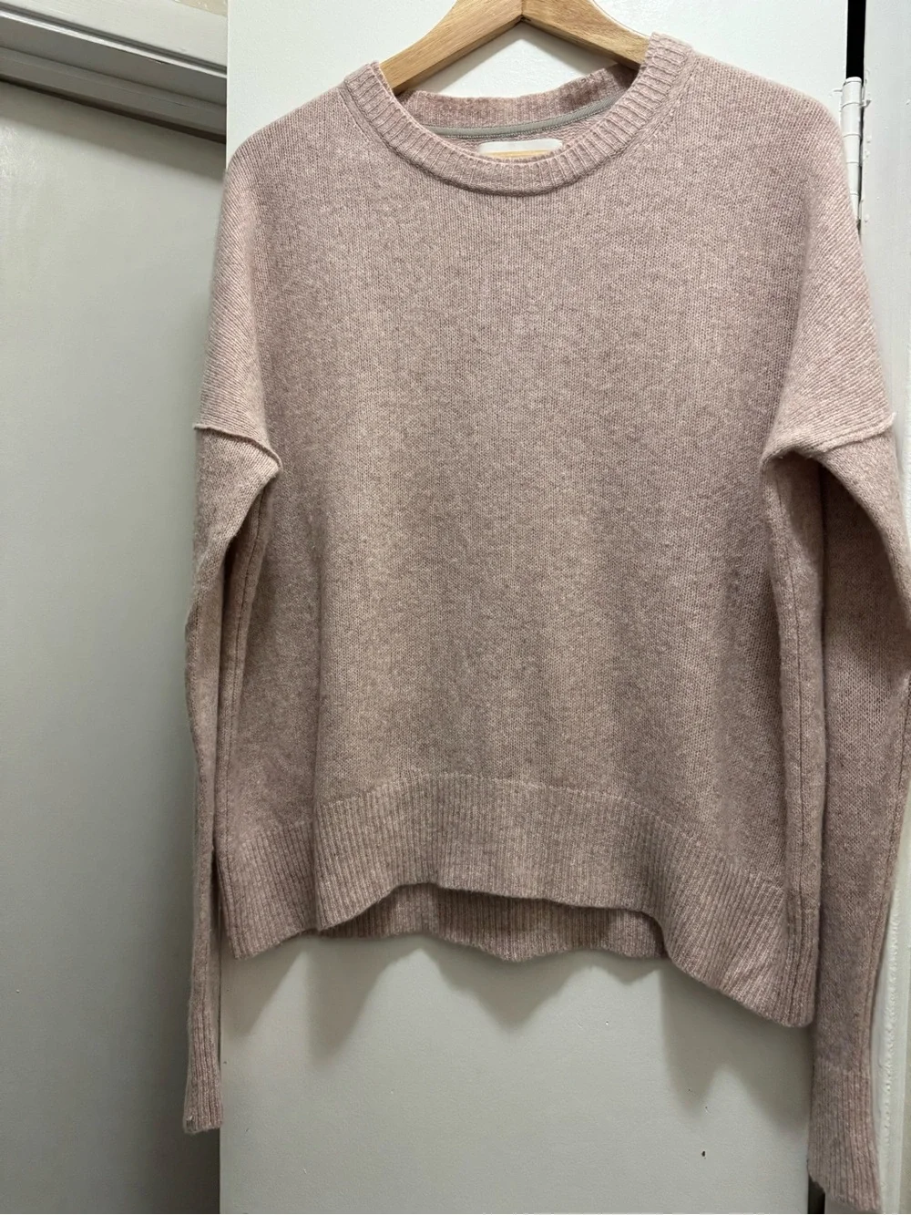 BROCHO WALKER Women's Crewneck Sweater 88% Wool and 12% cashmere - Picture 1 of 5